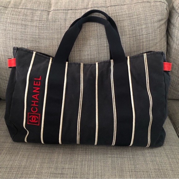 Chanel Large Navy Classic Tote Bag - Picture 13 of 16